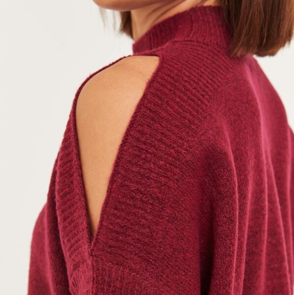*FREE With Purchase!* BNWT Ardene Cold Shoulder Sweater in Red, XS - Picture 2 of 5